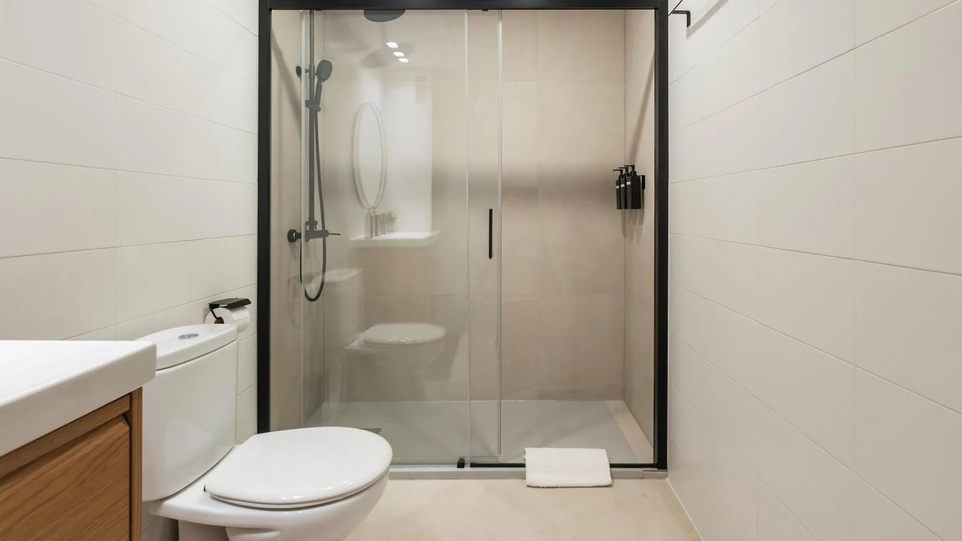 Amazing 2-Bedroom Apartment With Free Parking Malaga Spain
