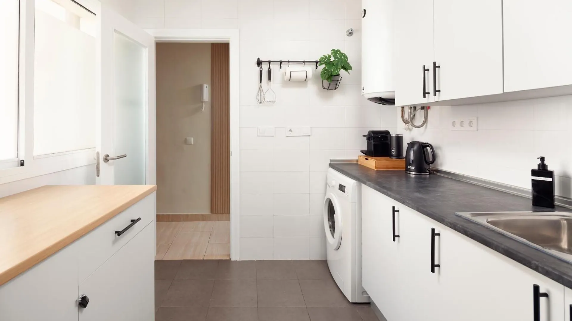 Amazing 2-Bedroom Apartment With Free Parking Malaga