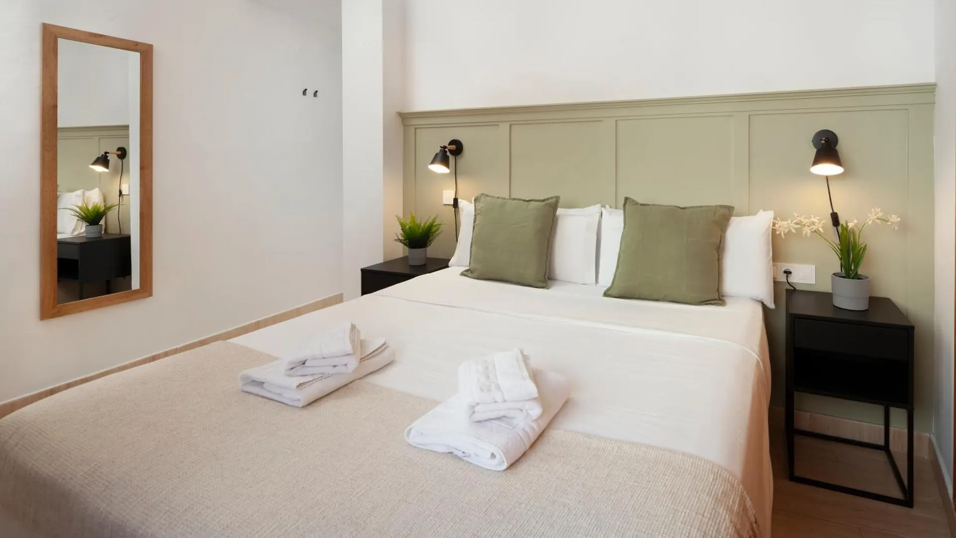 Amazing 2-Bedroom Apartment With Free Parking Malaga 0*,  Spain