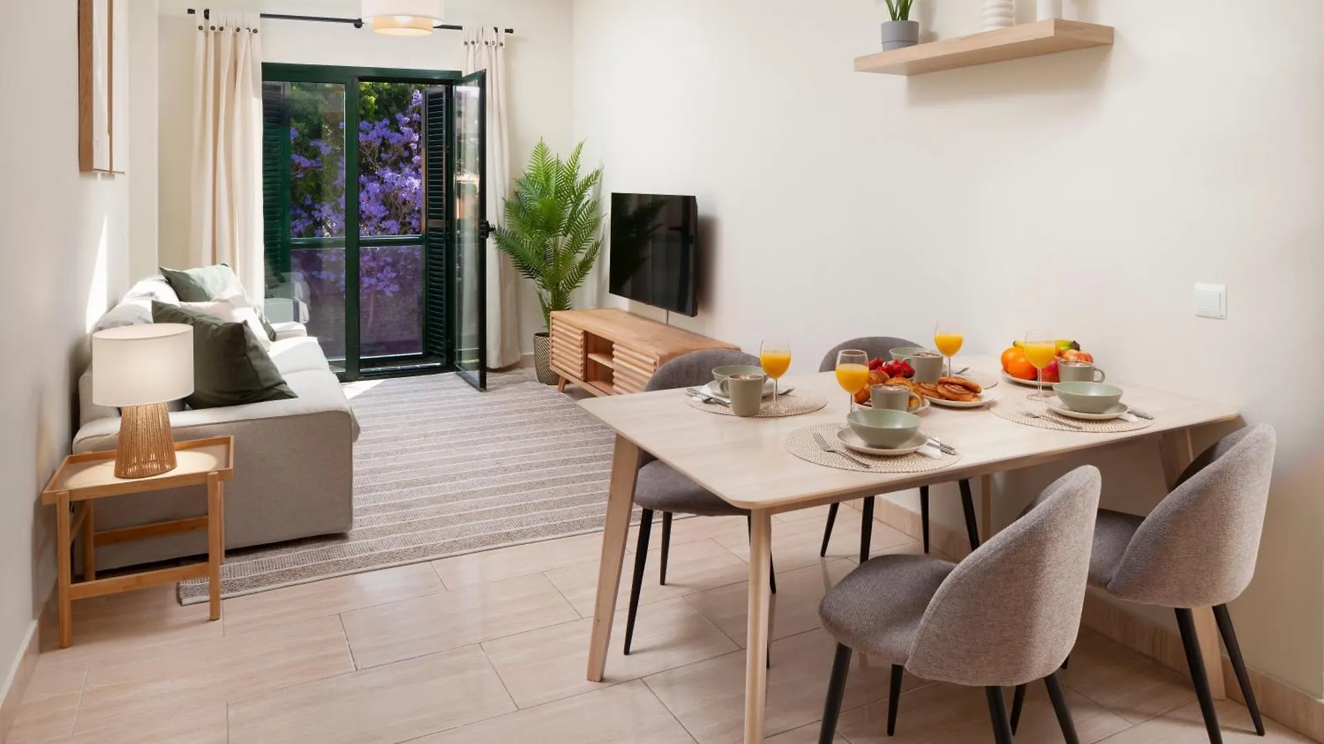 Amazing 2-Bedroom Apartment With Free Parking Malaga